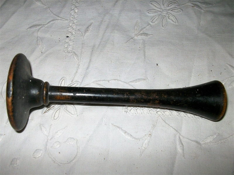 ancien stétoscope de médecin en bois