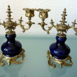 Candélabres anciens à pieds en porcelaine bleus de Sèvres