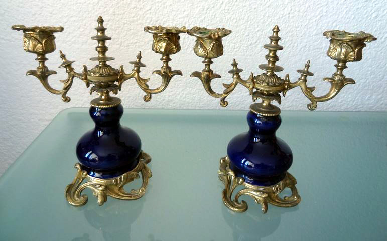 Candélabres anciens à pieds en porcelaine bleus de Sèvres